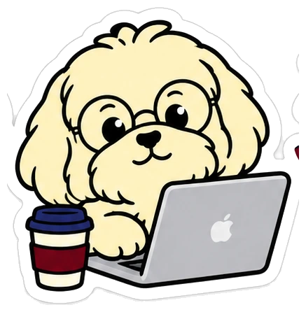 Coco trabajando en su laptop con un latte
